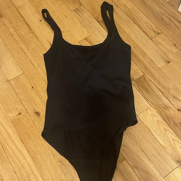 Black abercrombie bodysuit - Picture 4 of 4